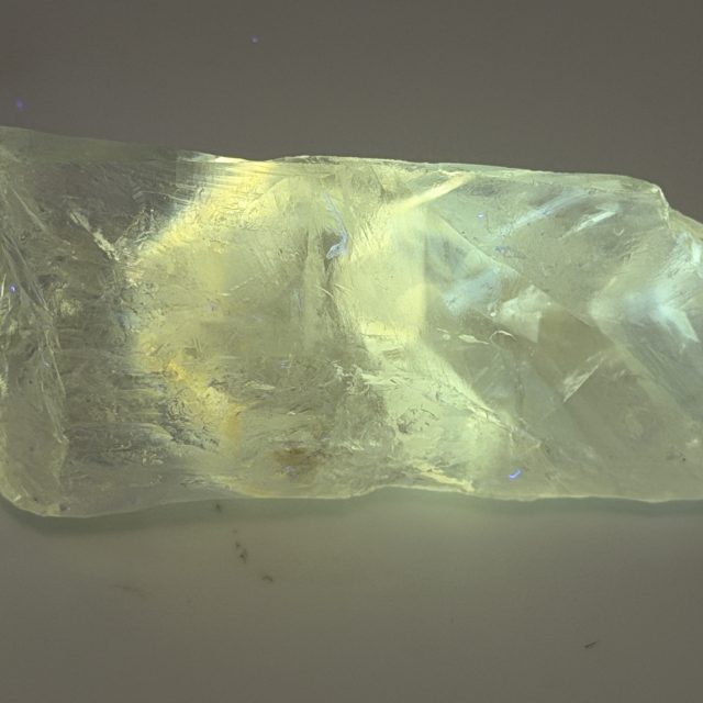 Hydrocarbons in Quartz (Commonly Mis-sold as Powellite in Quartz)