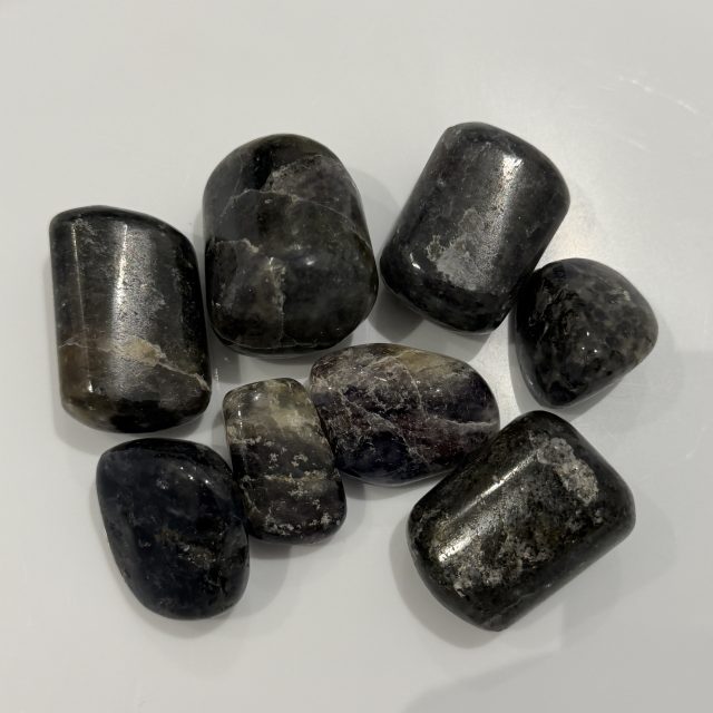 Tumbled Iolite
