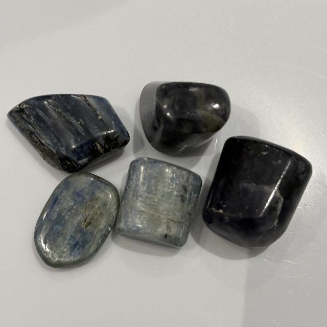 Tumbled Kyanite